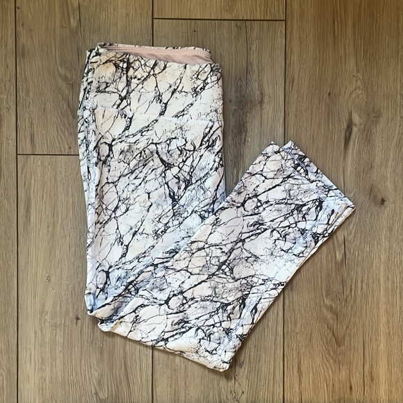 Marika Sport white marbled capri leggings - Picture 5 of 10